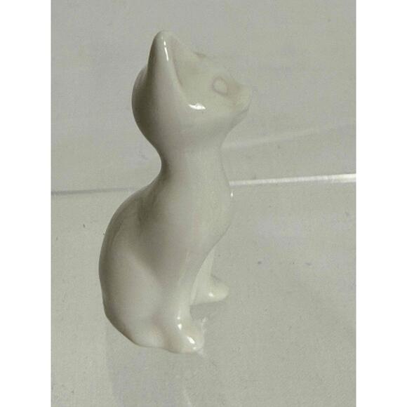 Porcelain White Cat Figurine Collectible Japan Miniature Shadowbox - Picture 2 of 7